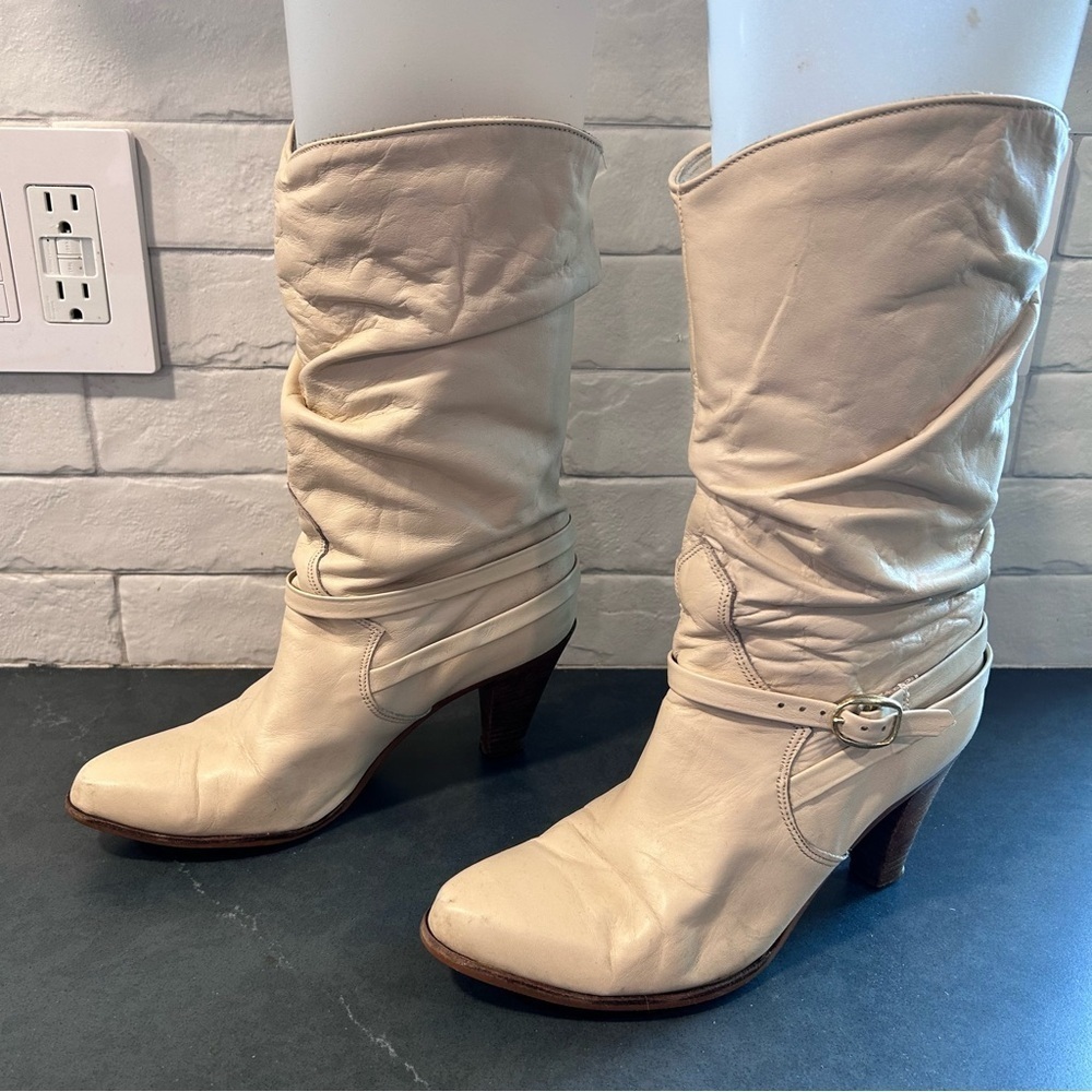 Dingo sz 8 Cream Heeled Boots with Slouchy Design and 3” Heel vintage